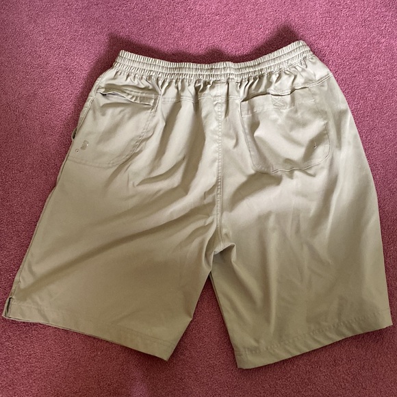 Alpine Design Outdoor adventure gear shorts. Size medium - Picture 3 of 6